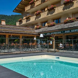 Отель Hotel-chalet Les Ecureuils Restaurant, Piscine, Jardin Garage Ле-Гран-Борнан